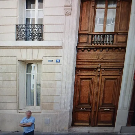 Chic Parisian